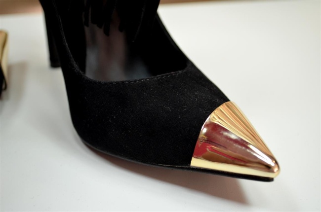 Szpilki z frędzlami na kostce czarne