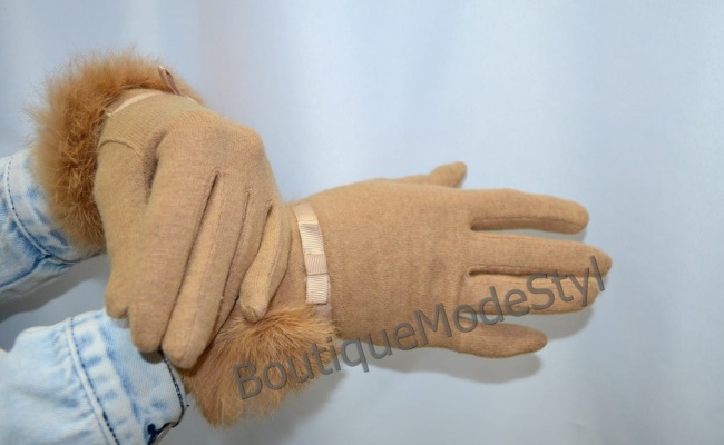 Beżowe długie rękawiczki całuski z królikiem